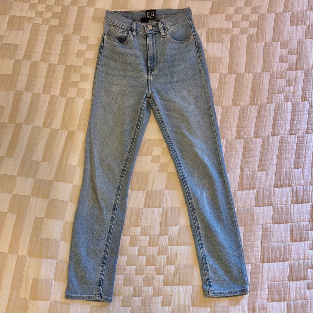 UO Girlfriend Jeans